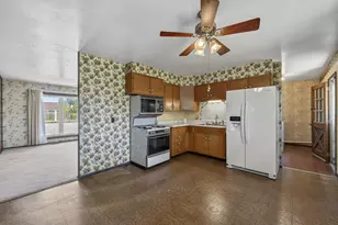 315 E Schaumburg Rd, Streamwood, IL 60107 - Photo 7