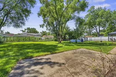 315 E Schaumburg Road, Streamwood, IL 60107 - Photo 17