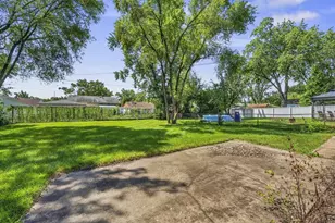 315 E Schaumburg Rd, Streamwood, IL 60107 - Photo 17