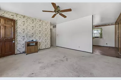 315 E Schaumburg Road, Streamwood, IL 60107 - Photo 5
