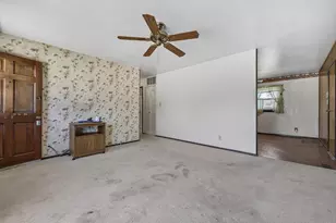 315 E Schaumburg Rd, Streamwood, IL 60107 - Photo 5