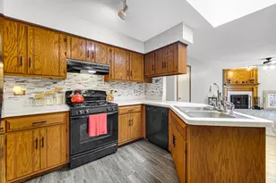 3024 200th Pl, Lynwood, IL 60411 - Photo 9