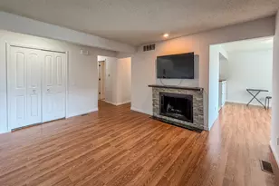1120 Kara Dr, Champaign, IL 61822 - Photo 7