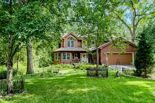 446 Roslyn Rd, East Dundee, IL 60118 - Photo 1