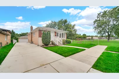 923 E 158th Street, Dolton, IL 60419 - Photo 3