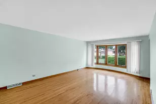 923 E 158th St, Dolton, IL 60419 - Photo 7