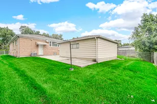 923 E 158th St, Dolton, IL 60419 - Photo 5