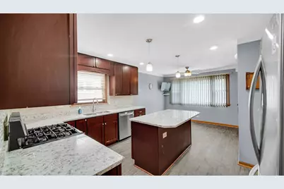 923 E 158th Street, Dolton, IL 60419 - Photo 15