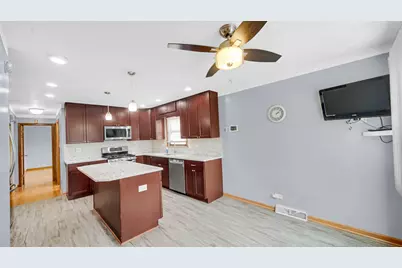 923 E 158th Street, Dolton, IL 60419 - Photo 13