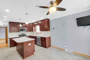 923 E 158th St, Dolton, IL 60419 - Photo 13