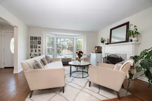 7141 N Kedvale Ave, Lincolnwood, IL 60712 - Photo 3