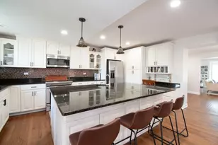 7141 N Kedvale Ave, Lincolnwood, IL 60712 - Photo 17