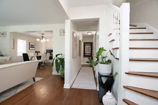 7141 N Kedvale Ave, Lincolnwood, IL 60712 - Photo 9