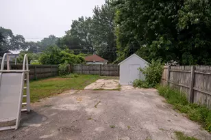 8822 S California Ave, Evergreen Park, IL 60805 - Photo 19