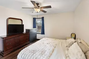 204 S Henry St, Ashkum, IL 60911 - Photo 9