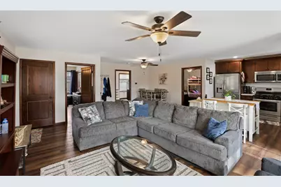 204 S Henry Street, Ashkum, IL 60911 - Photo 5