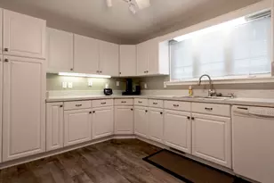 460 S Broadway St, Coal City, IL 60416 - Photo 5
