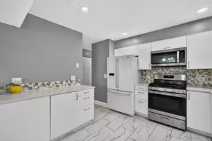 197 Rob Roy Ct, Schaumburg, IL 60194 - Photo 7
