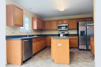 408 Clifton Lane, Bolingbrook, IL 60440 - Photo 3