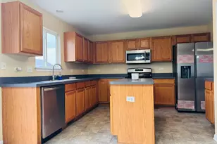 408 Clifton Ln, Bolingbrook, IL 60440 - Photo 3