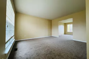 408 Clifton Ln, Bolingbrook, IL 60440 - Photo 7