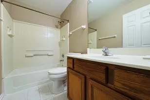 408 Clifton Ln, Bolingbrook, IL 60440 - Photo 13
