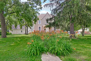 574 Herman St, Crete, IL 60417 - Photo 1