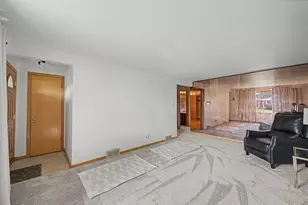 11543 S Ewing Ave, Chicago, IL 60617 - Photo 9