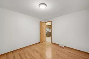 11543 S Ewing Ave, Chicago, IL 60617 - Photo 11