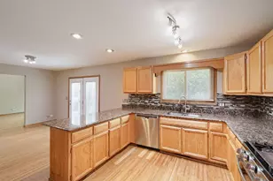 2805 Breckenridge Cir, Aurora, IL 60504 - Photo 11
