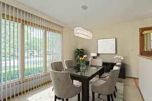 532 Summit Dr, Schaumburg, IL 60193 - Photo 5