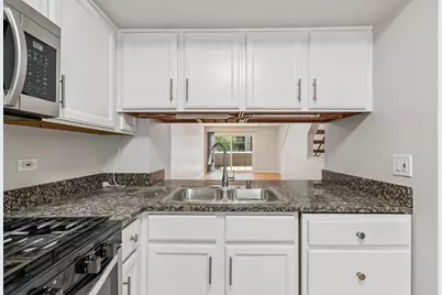 8029 Lincoln Avenue, Skokie, IL 60077 - Photo 15