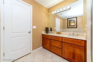 4251 W Montrose Ave, Chicago, IL 60641 - Photo 11