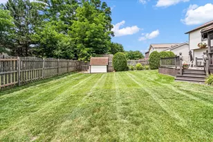 1875 Hawk Ln, Elk Grove Village, IL 60007 - Photo 33