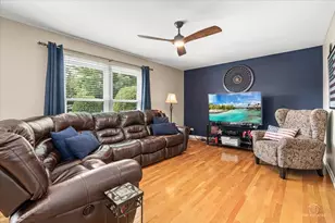 1875 Hawk Ln, Elk Grove Village, IL 60007 - Photo 13