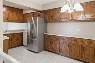 10420 Circle Dr, Oak Lawn, IL 60453 - Photo 19