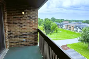 10420 Circle Dr, Oak Lawn, IL 60453 - Photo 11