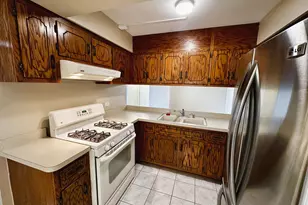 10420 Circle Dr, Oak Lawn, IL 60453 - Photo 15