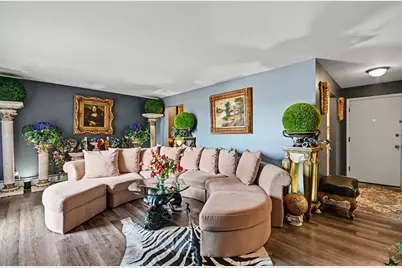 9520 Mayfield Avenue #N209, Oak Lawn, IL 60453 - Photo 5