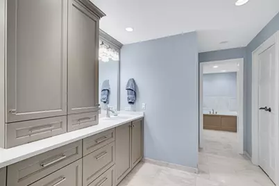 5 Oak Brook Club Drive #P1N, Oak Brook, IL 60523 - Photo 19