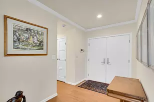 5 Oak Brook Club Dr, Oak Brook, IL 60523 - Photo 9