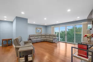 5 Oak Brook Club Dr, Oak Brook, IL 60523 - Photo 5
