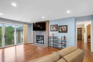 5 Oak Brook Club Dr, Oak Brook, IL 60523 - Photo 15