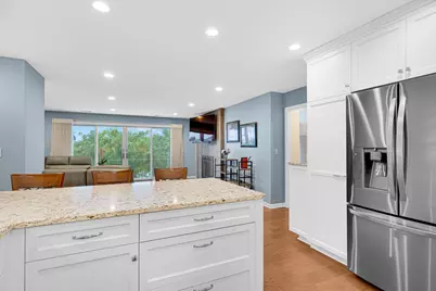 5 Oak Brook Club Drive #P1N, Oak Brook, IL 60523 - Photo 3