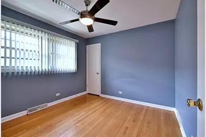 5719 N Orange Avenue, Chicago, IL 60631 - Photo 11