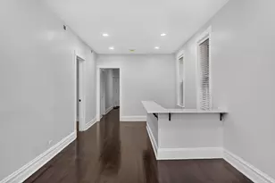 3023 W Wellington Ave, Chicago, IL 60618 - Photo 13