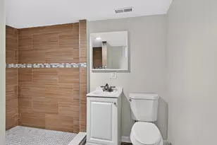 3023 W Wellington Ave, Chicago, IL 60618 - Photo 19
