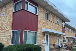 160 E Northwest Hwy, Des Plaines, IL 60016 - Photo 1