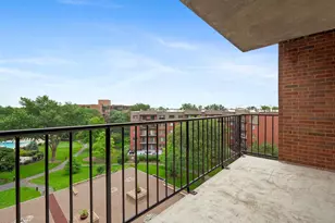 111 Acacia Dr, Indian Head Park, IL 60525 - Photo 7