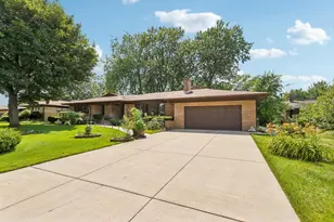 6444 N Kenton Ave, Lincolnwood, IL 60712 - Photo 1